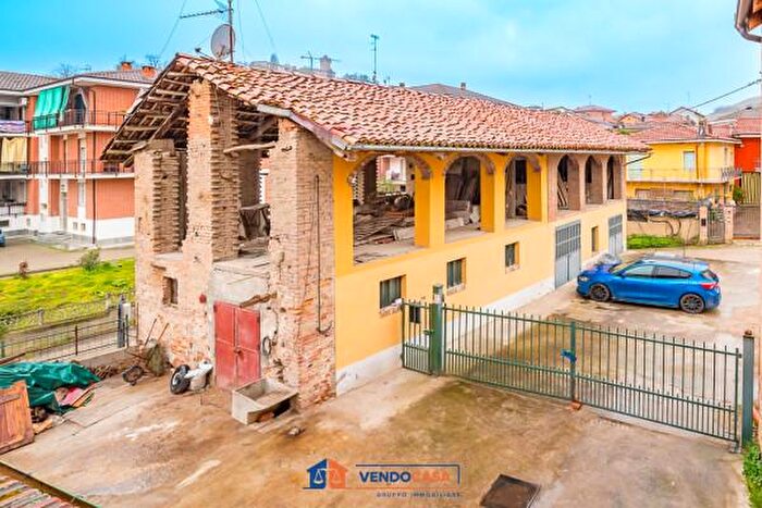 Casa bilocale in vendita in Via Alba, Santa Vittoria DAlba