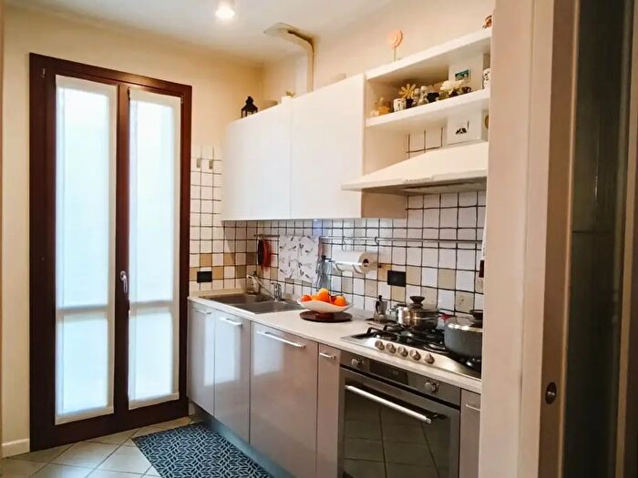 Casa con 6 locali in vendita in Stra