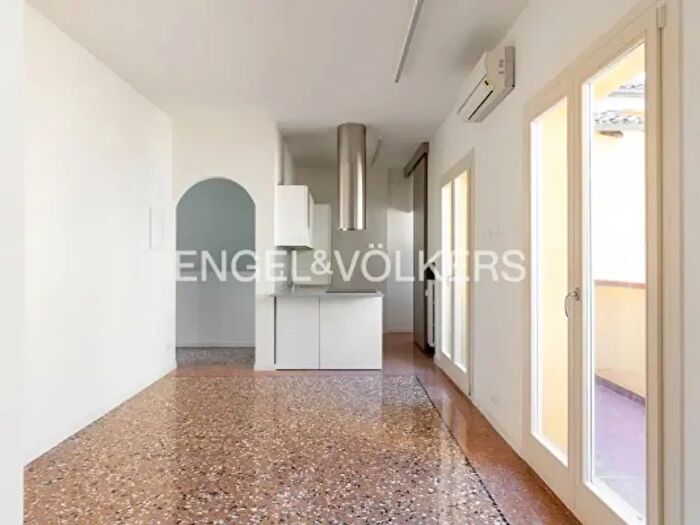 Appartamento con 5 locali in affitto in Via Nosadella, Bologna