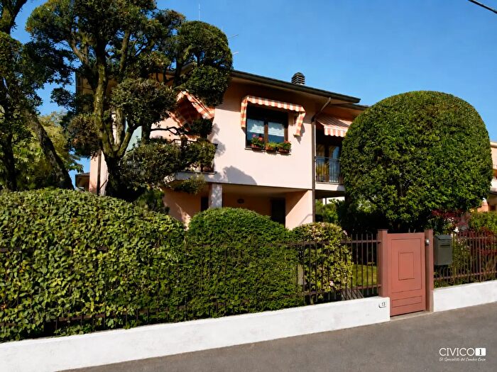 Casa con 12 locali in vendita in Via Ancona, Torri Di Quartesolo