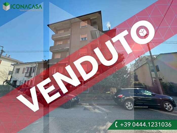 Appartamento trilocale in vendita in Via Alessandro Rossi, Vicenza