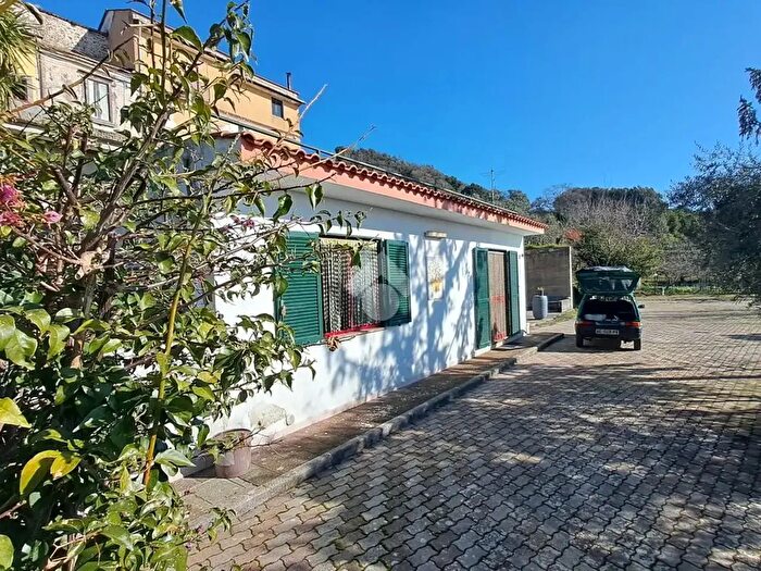 Casa con 6 locali in vendita in Via Michele di Florio, Cava De Tirreni