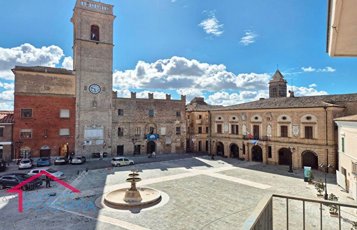 Appartamento con 5 locali in vendita in Piazza Matteotti, Potenza Picena