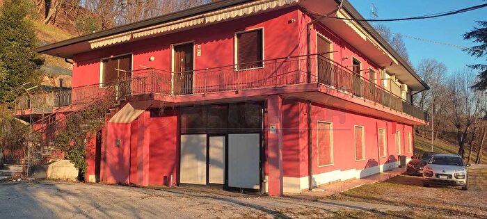 Casa con 7 locali in vendita in Chiampo