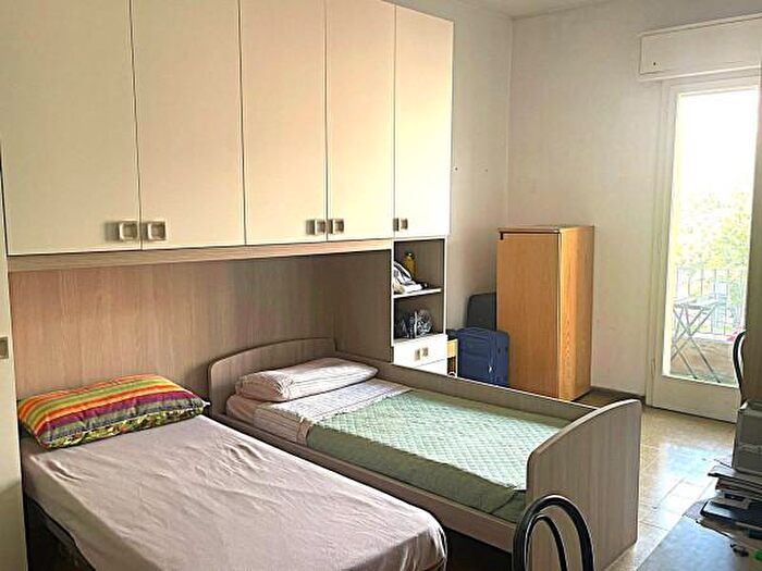 Appartamento con 5 locali in affitto in Bologna