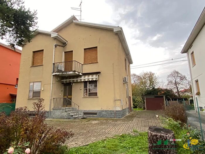 Casa con 6 locali in vendita in Via Bianchi Noceto Pr, Noceto