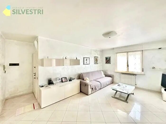 Appartamento trilocale in vendita in Galliate