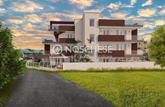 Appartamento quadrilocale in vendita in Via Monticelli, Salerno