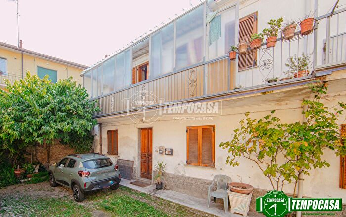 Casa quadrilocale in vendita in Via Camillo Benso Cavour, Voghera