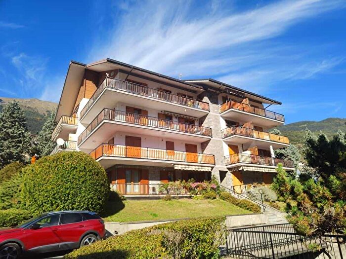 Appartamento trilocale in vendita in Via Trento, Saint Vincent