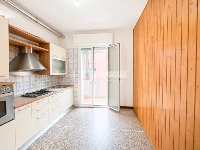 Appartamento trilocale in vendita in Bologna