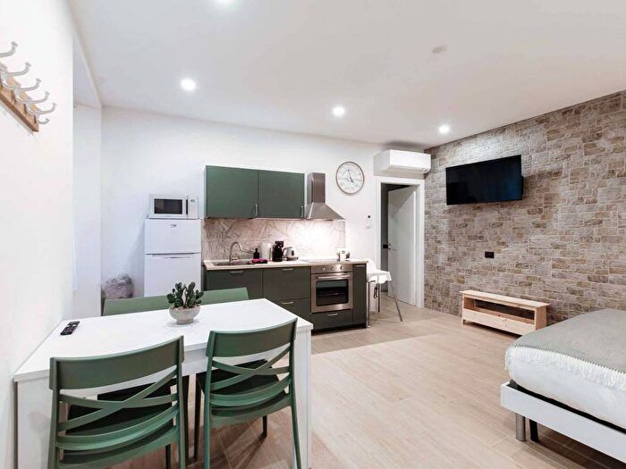 Appartamento monolocale in affitto in Via Milano, Borghi, Como