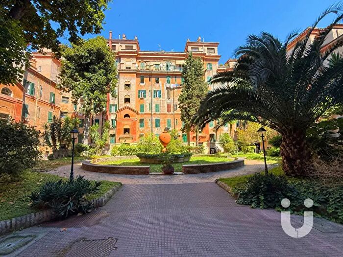 Appartamento trilocale in vendita in Piazza Santa Maria Liberatrice, Roma