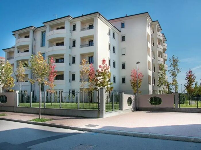 Appartamento monolocale in affitto in Via Alberto da Giussano, Villa Cortese