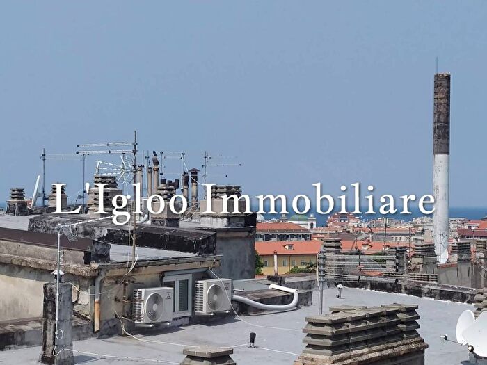 Appartamento quadrilocale in affitto in Largo Barriera Ospedale Maggiore, Trieste