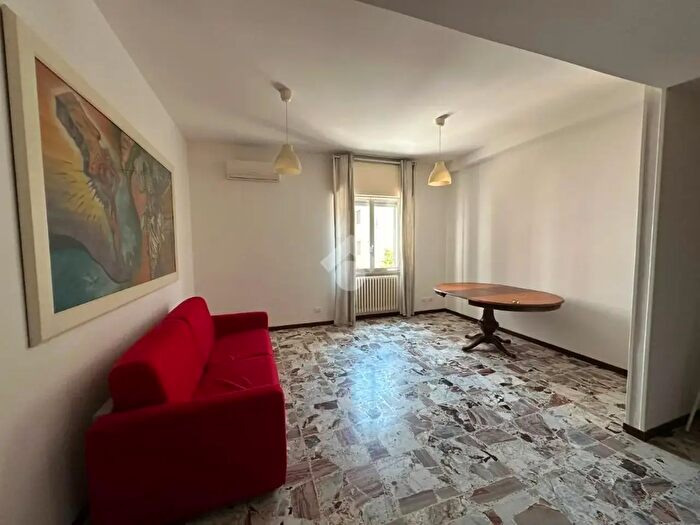 Appartamento trilocale in affitto in Via Trieste, San Donato Milanese