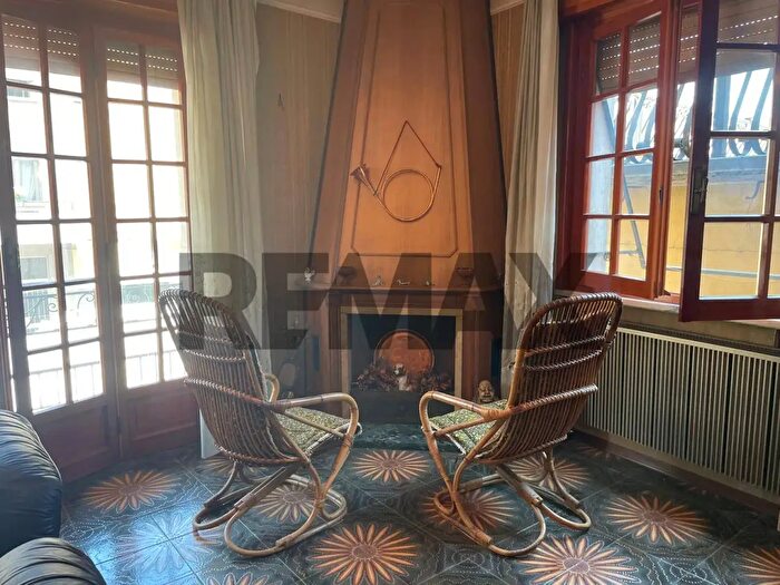 Casa con 10 locali in vendita in Bedonia