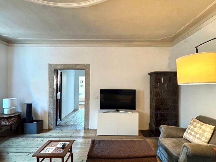 Appartamento trilocale in affitto in Piazza Antonio Rosmini, Centro Storico Santa Maria, Rovereto