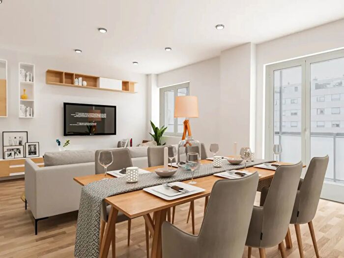 Appartamento quadrilocale in vendita in Via Plinio, Milano