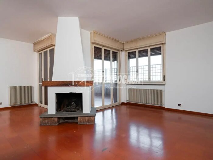 Appartamento quadrilocale in vendita in Via Giuseppe Turri, Reggio Emilia