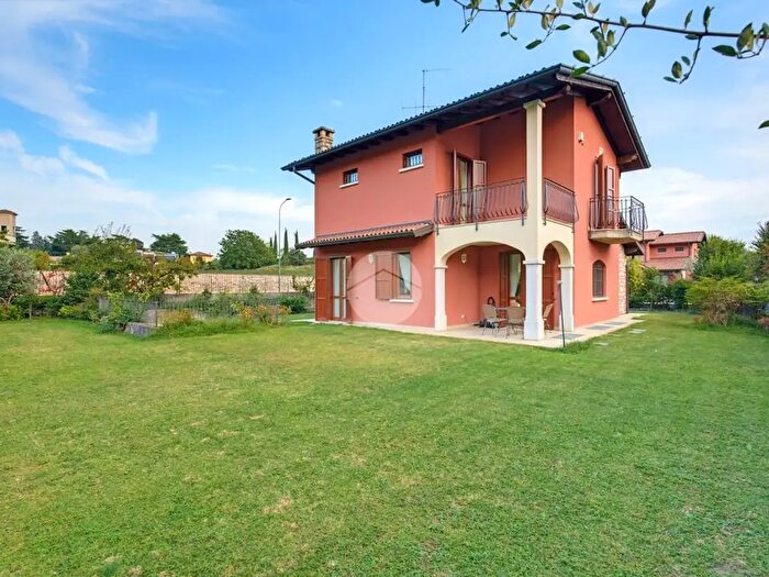 Casa quadrilocale in vendita in Via del Lavatoio, Gussago