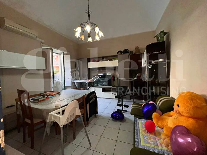 Appartamento trilocale in vendita in Via Re Martino, Catania