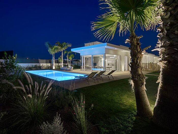 Casa quadrilocale in affitto in Marina di Ragusa, Marina di Ragusa Centro, Ragusa