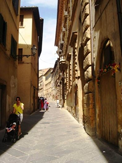 Appartamento con 8 locali in vendita in Volterra