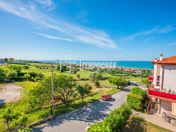 Appartamento trilocale in vendita in Via Villanova Montignano, Senigallia