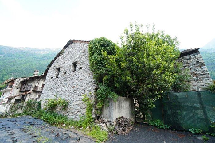Casa bilocale in vendita in Via Campedello, Chiavenna