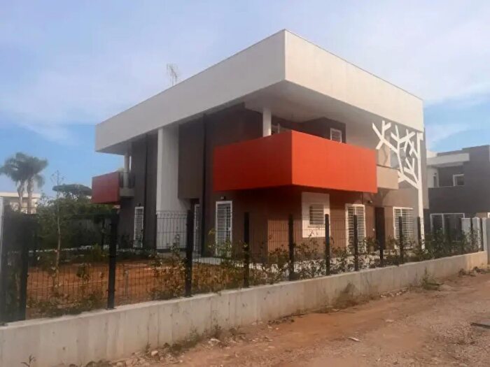 Casa quadrilocale in vendita in Via Miglioramento, Anzio