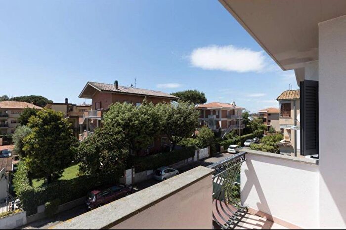 Casa in affitto in Via Duino, Fregene, Fiumicino