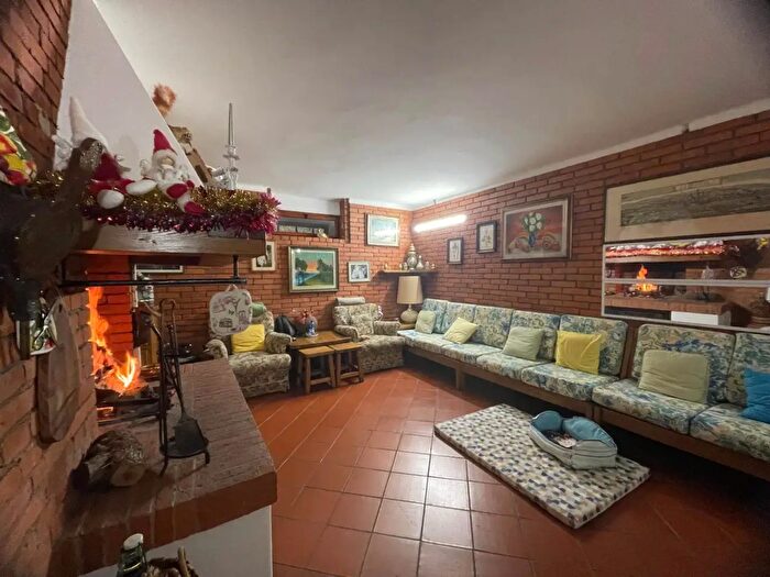 Casa con 20 locali in vendita in Via Queirolo, Montecatini Terme