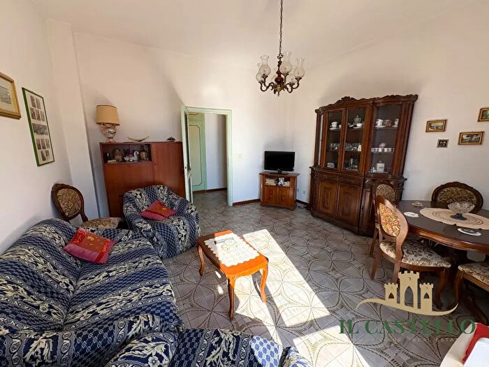 Appartamento trilocale in vendita in Via Trento, Castiglione Del Lago