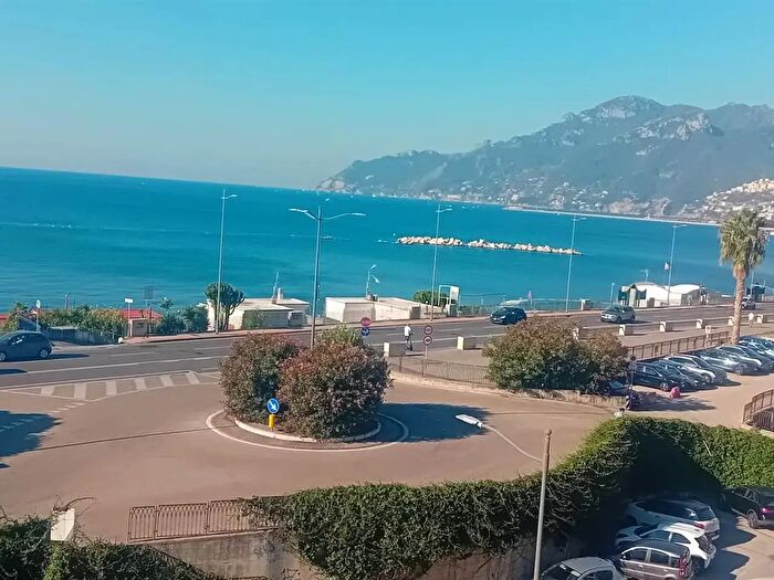 Appartamento quadrilocale in vendita in Via Testa, Salerno
