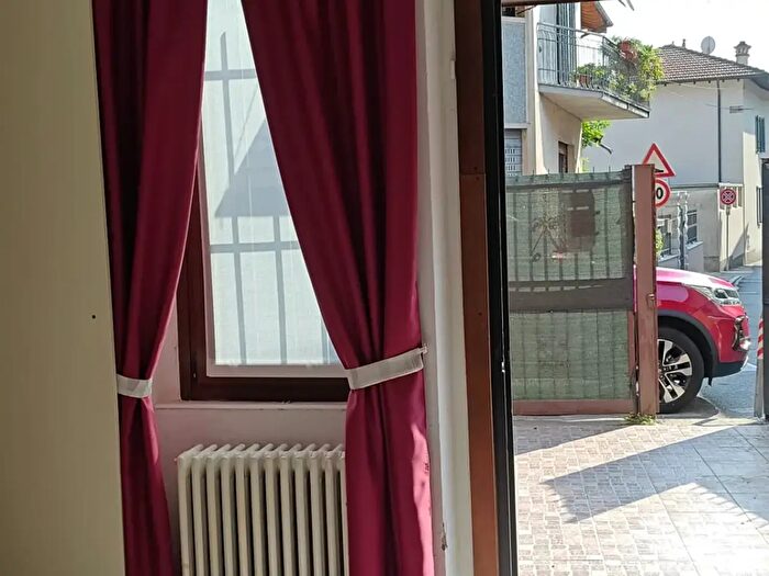 Appartamento monolocale in affitto in Sesto Calende