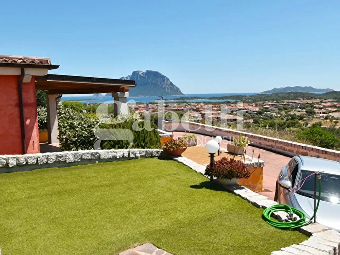 Casa quadrilocale in vendita in Via Donatello, Loiri Porto San Paolo
