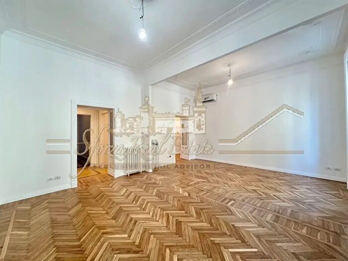 Appartamento quadrilocale in affitto in Via Spartaco, Milano