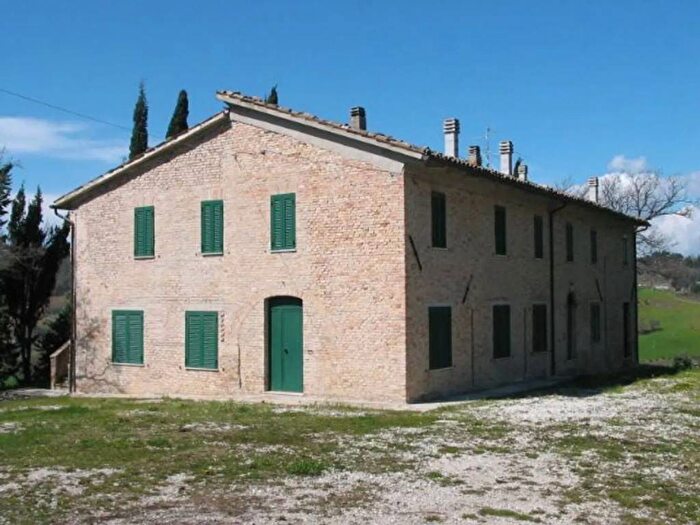 Casa con 6 locali in affitto in Via Ca Gino, Urbino