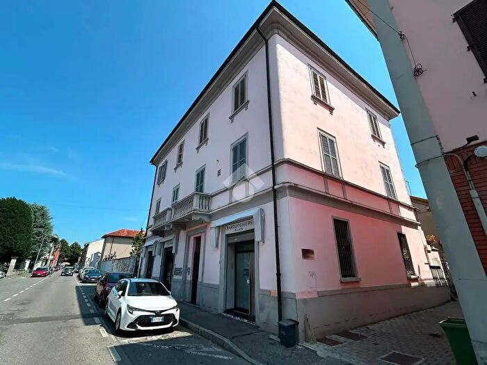 Case in Vendita e in Affitto - 3