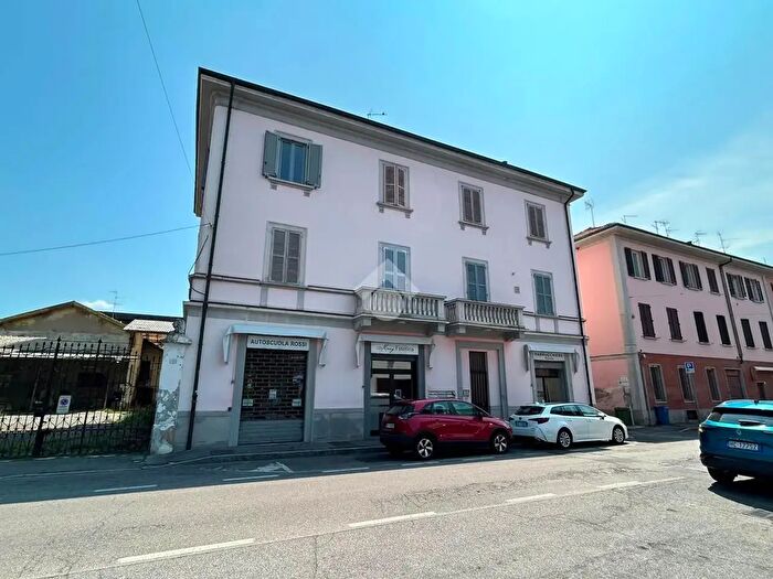Appartamento bilocale in affitto in Via dei Mille, Treviglio