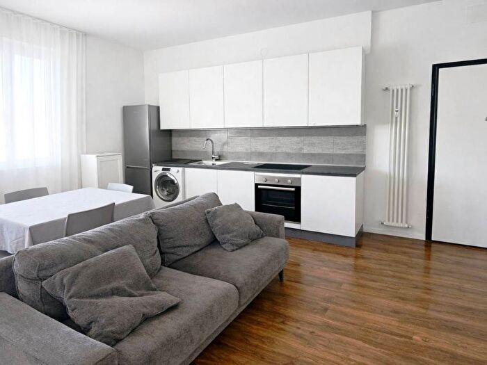 Appartamento trilocale in affitto in Via Paolo Fabbri, Massarenti, Bologna