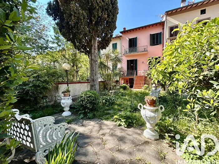 Casa con 10 locali in vendita in Via Galliano, Firenze