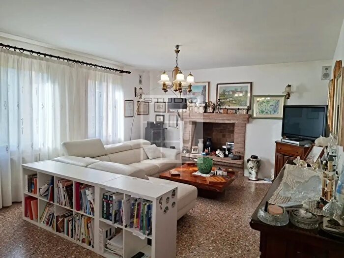 Casa con 5 locali in vendita in Via Palladio, Loreggia