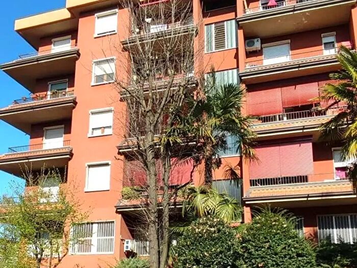 Appartamento bilocale in vendita in Via Cesare Battisti, Gorla Minore