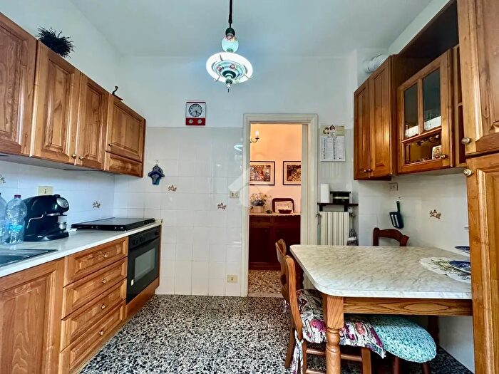 Appartamento quadrilocale in vendita in Via Madonna, Finale Ligure