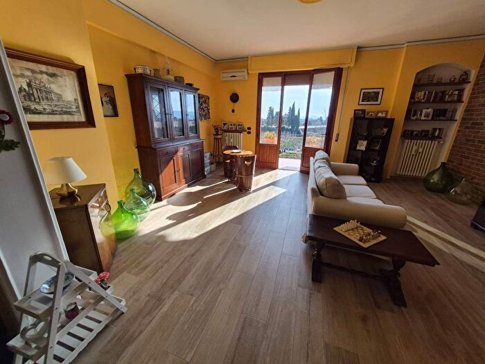 Appartamento con 5 locali in affitto in Via Gherardo Nerucci, SantAgostino, Pistoia