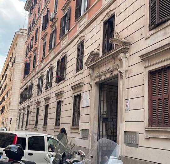 Appartamento trilocale in affitto in Via Amerigo Vespucci, Testaccio, Roma
