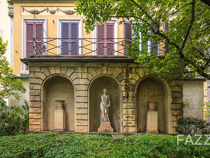 Appartamento bilocale in affitto in Via Borgogna, San Babila, Milano