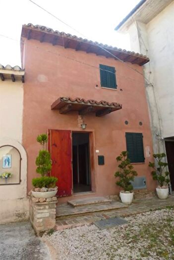 Casa quadrilocale in vendita in San Severino Marche